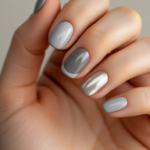 uñas en tonos grises elegantes modernas diseño combinado