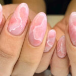 Cómo crear un efecto marmolado en tus uñas