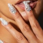 Cómo hacer un efecto marmolado en uñas acrílicas