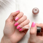 Cómo reparar una uña rota sin tener que cortarla