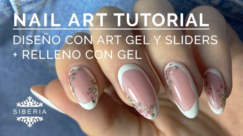 Decoración de uñas cortas con efecto mármol y degradado