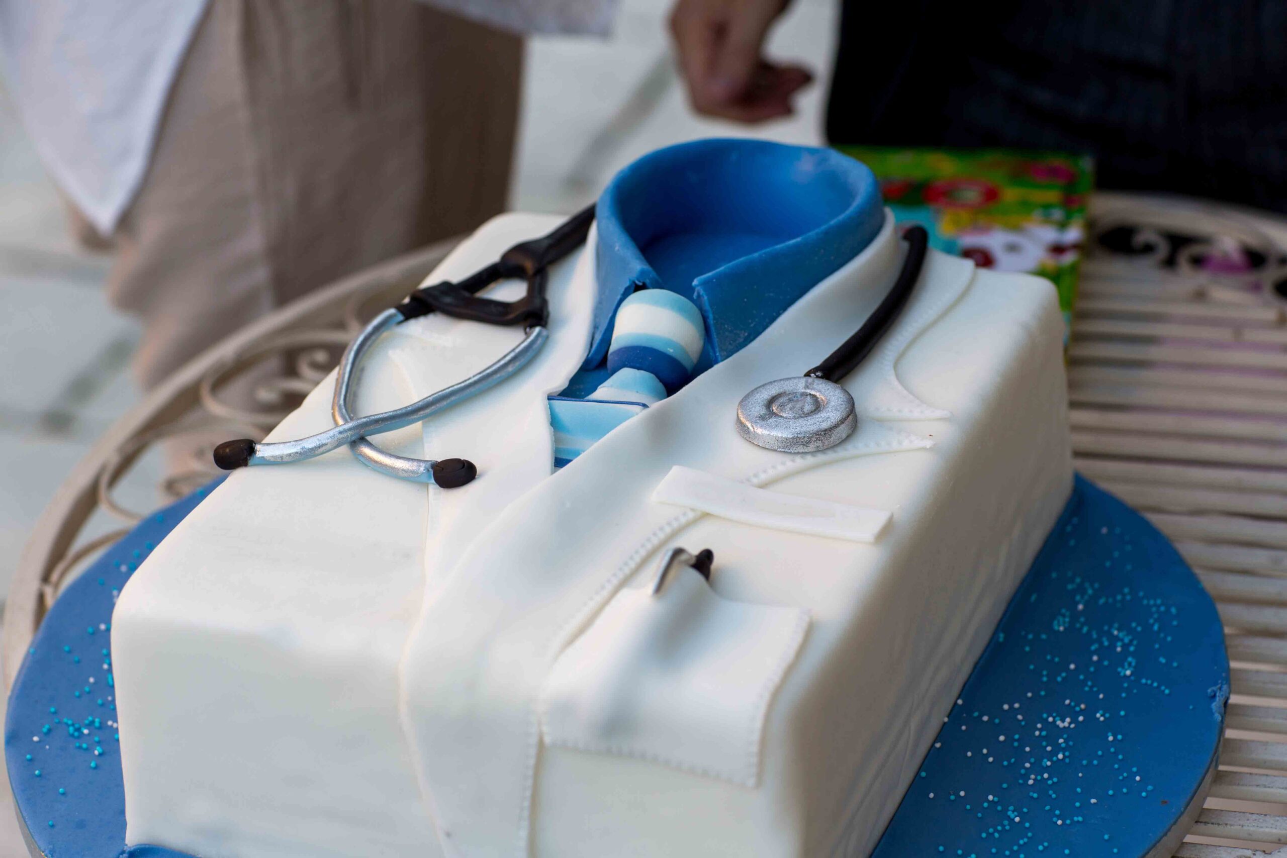 Decoración de uñas para graduaciones: celebra tus logros con estilo