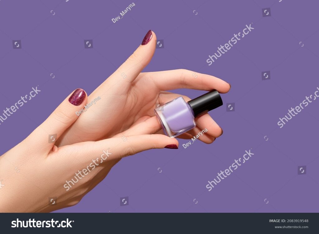 Decoración de uñas para la fiesta de Nochevieja: brillo y celebración en tus manos