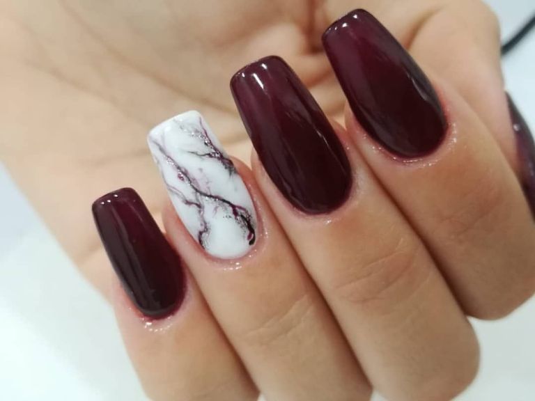 Diseño de uñas con técnica de marmolado