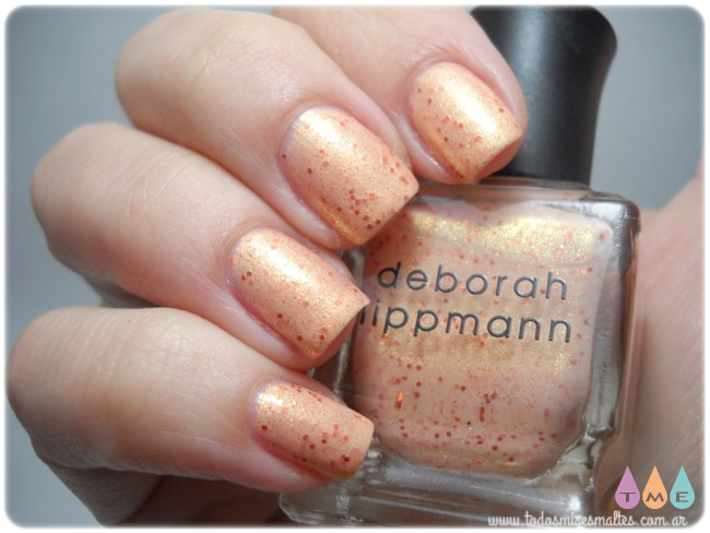 Diseños de uñas con efecto de mármol agrietado: una textura única para tus manicuras