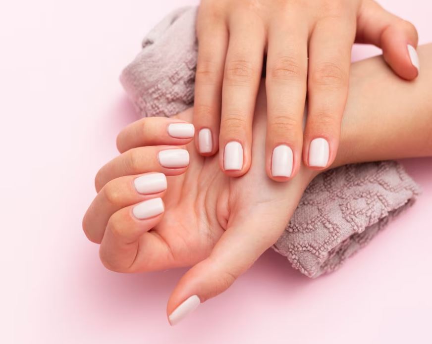 Diseños de uñas francesas: la elegancia de lo natural