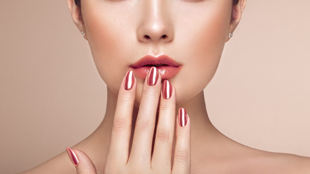 Diseños de uñas inspirados en la moda de pasarela