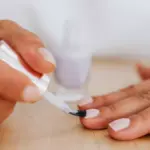 Diseños de uñas minimalistas: simplicidad y sofisticación en tus manos