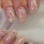 Diseños geométricos para uñas modernas y vanguardistas