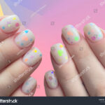 Efecto arcoíris en uñas: colores vibrantes y alegres