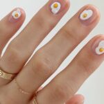 Estampados de uñas con mensajes y frases motivadoras