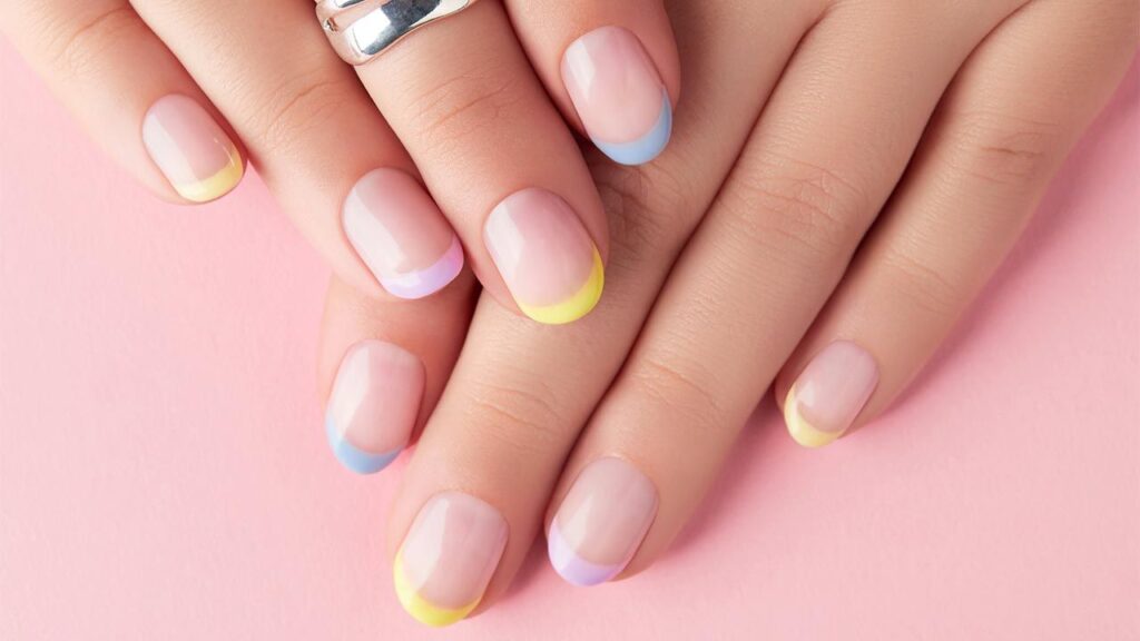 Ideas de manicura francesa con un giro moderno