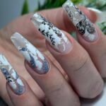 Ideas de nail art en tonos brillantes y llamativos