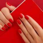 Ideas de nail art minimalista con toque moderno