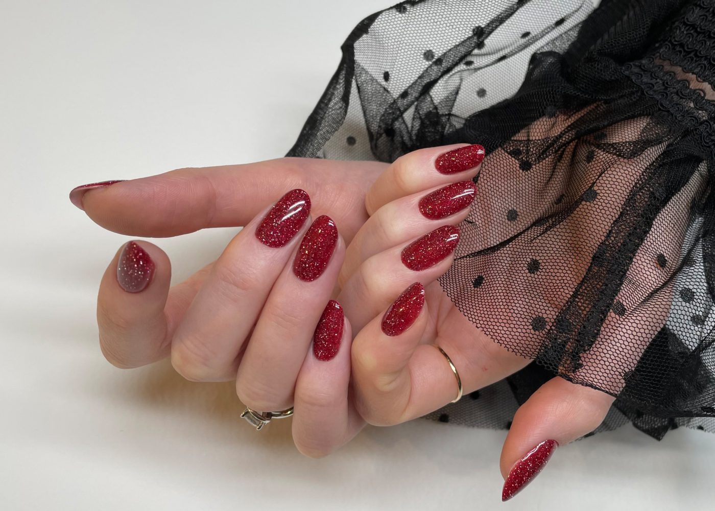 Ideas de nail art para celebrar la temporada navideña