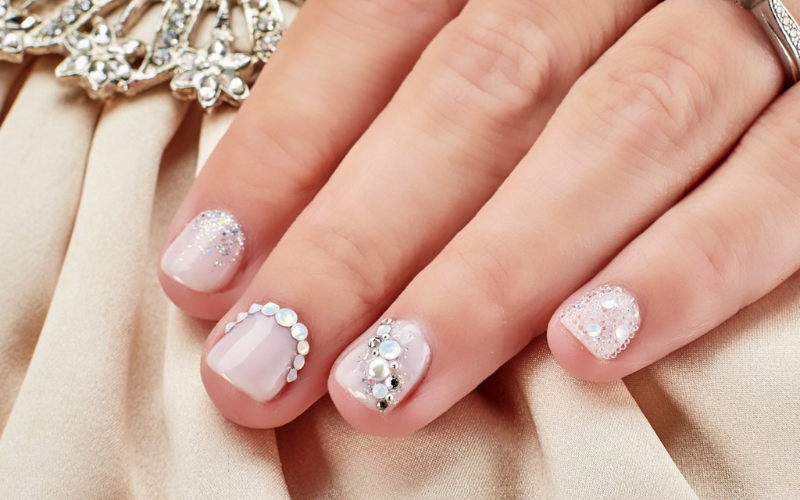 Ideas originales para lucir diseños de uñas abstractos