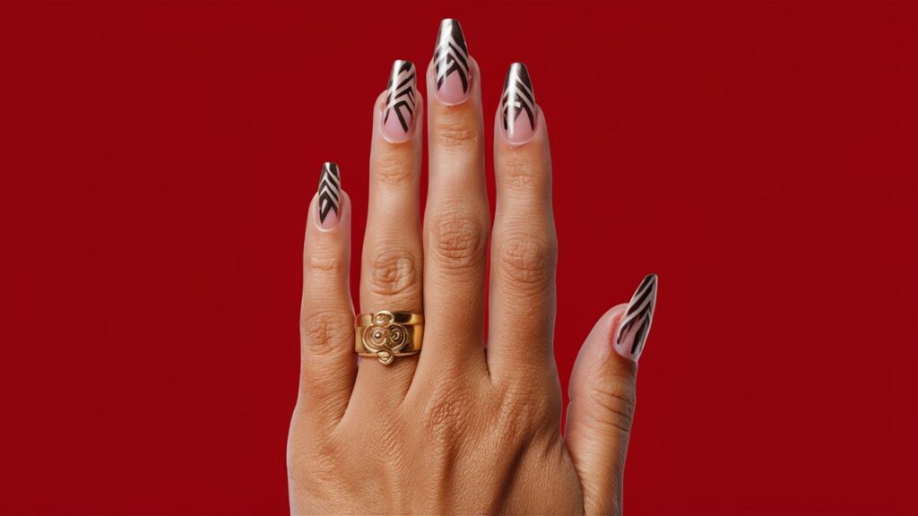 Diseño tribal en tonos metálicos.