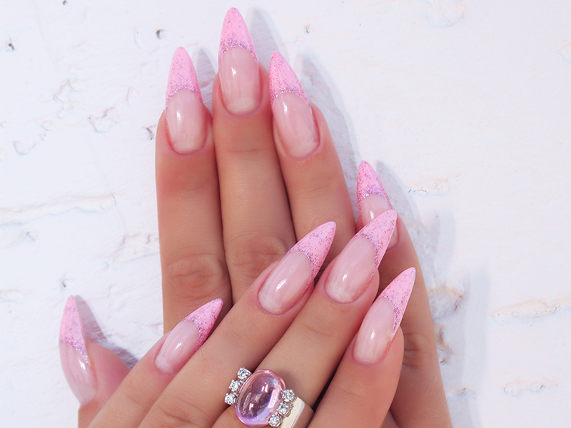 Innovadores estampados de nail art con efectos especiales