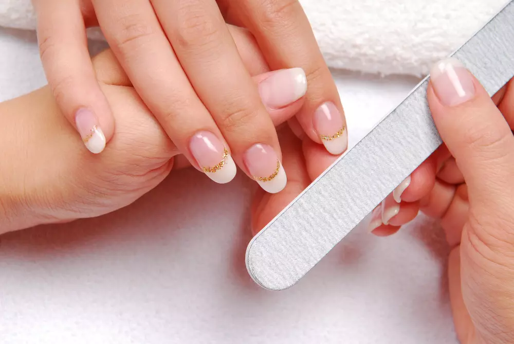 Inspiración de nail art para el verano: diseños frescos y divertidos