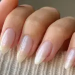 Los diseños de uñas estilo mármol más elegantes y sofisticados