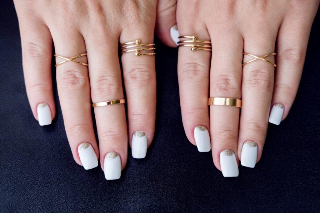 Nail art con efecto mármol para un look sofisticado