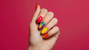 Uñas con diseño degradado.