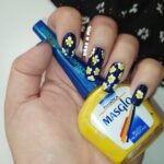 Técnica de uñas con diseños en negativo
