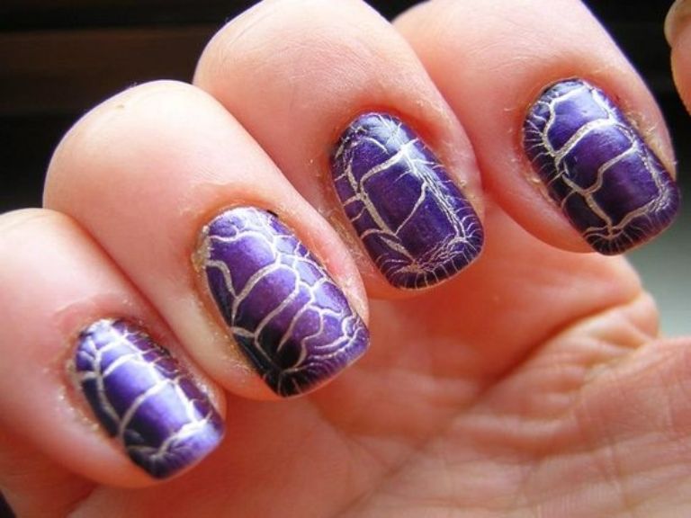 Técnica de uñas con efecto craquelado