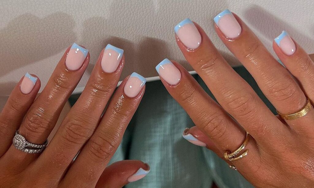 Técnica de uñas en degradado de colores neón