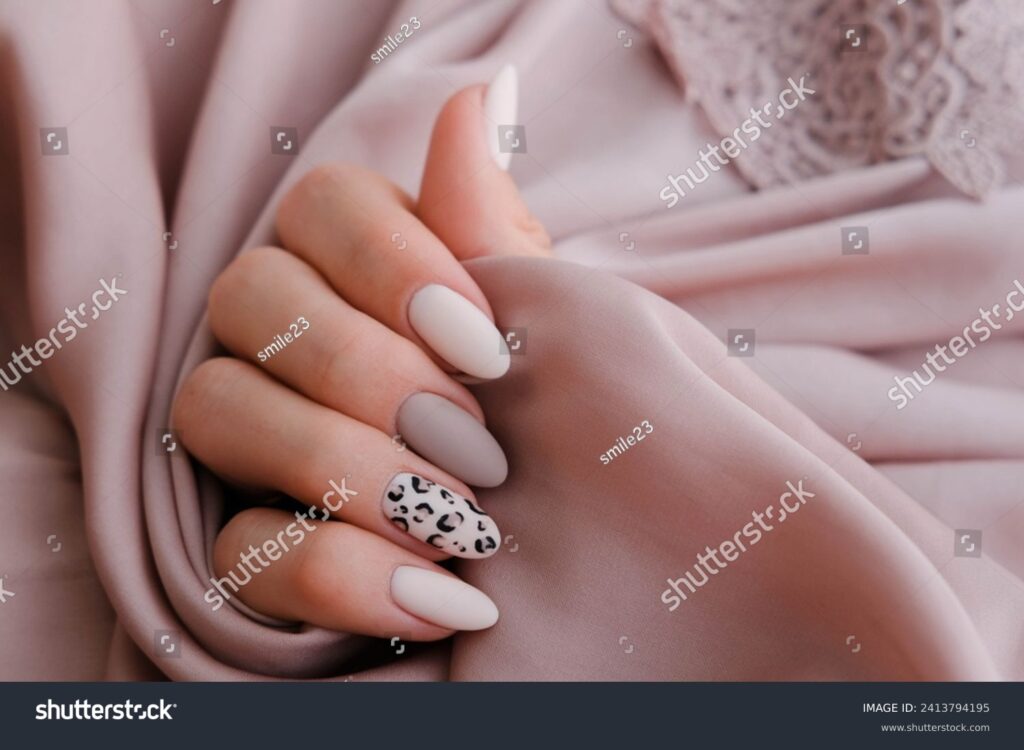 Tendencia de uñas de mármol: diseños elegantes y únicos