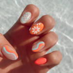 Tendencias en nail art con diseños de líneas y cuadros