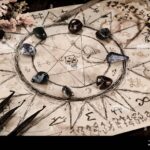 Uñas decoradas con lunas y estrellas: diseños místicos y mágicos