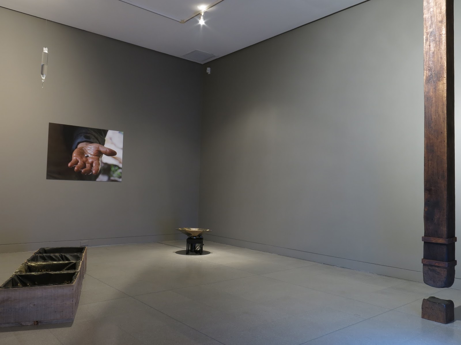 Uñas efecto acuarela invertida: diseños únicos y sorprendentes