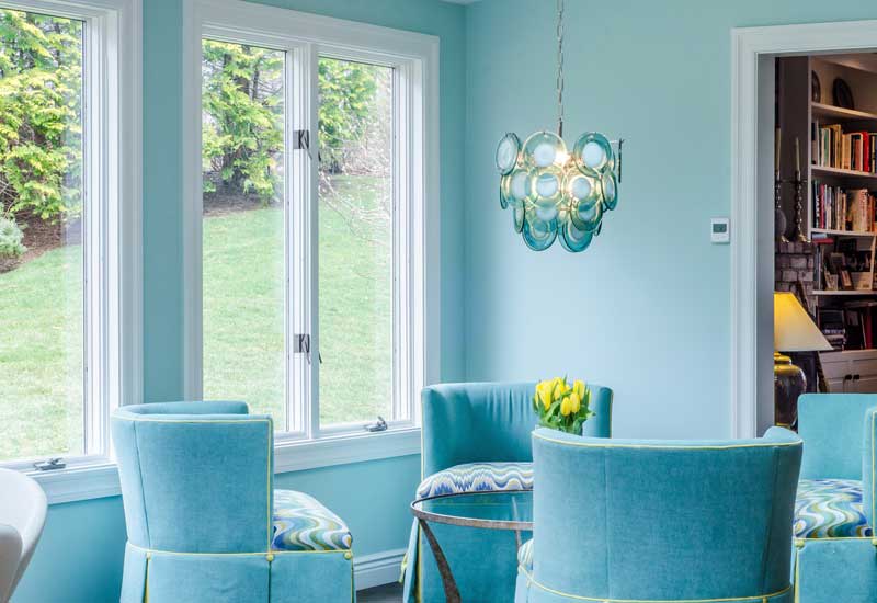 Uñas en tonos azules: diseños frescos y relajantes