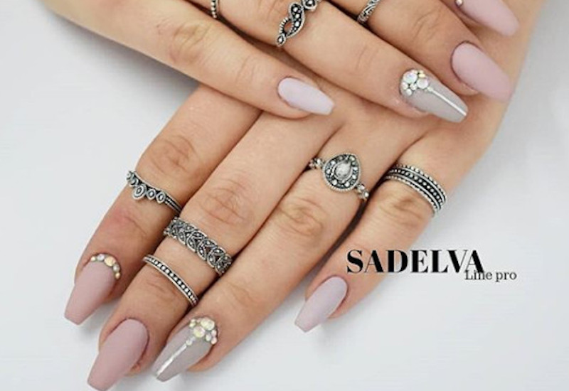 Uñas esculpidas: qué son y cómo cuidarlas
