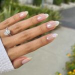 Uñas para fiestas de compromiso: diseños románticos y sofisticados